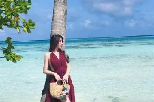 68岁天后现状：被母亲毁掉一生？终生未婚、没性没爱、流落街头？